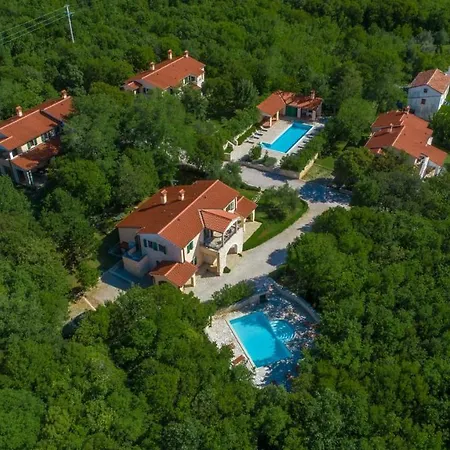 Marina Vlakovo فيلة *